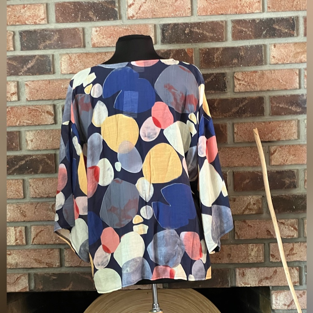 Simple x Suzanne Betro Abstract Dot Print Top - Picture 2 of 4